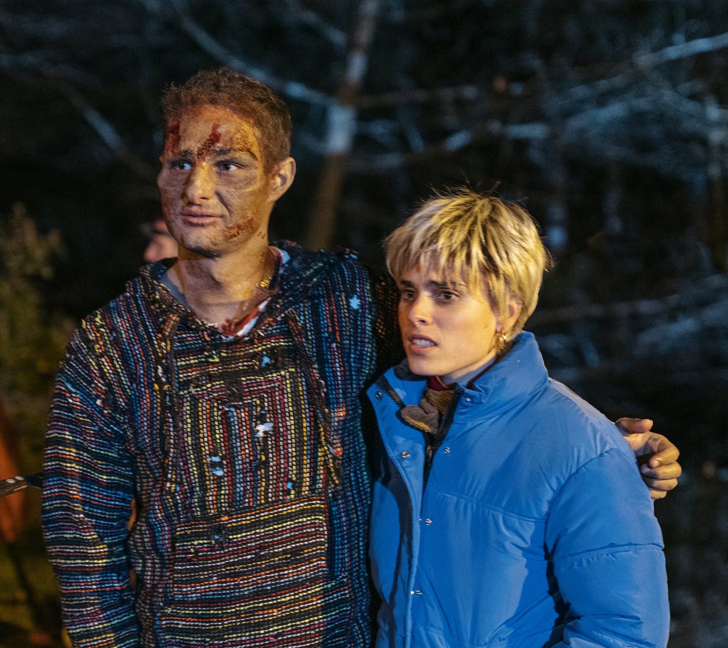 Eduardo Rosa y Jone Laspiur detrás de escenas de la serie "Hay Algo en el Bosque"